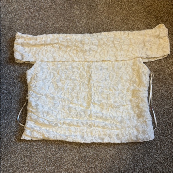 Hollister Tops - Hollister Cream Lace Crop Top